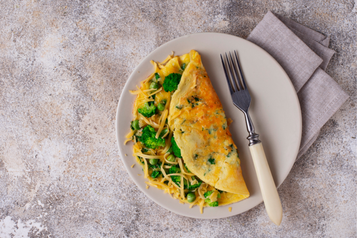 wiosenny omlet na śniadanie lchf dieta