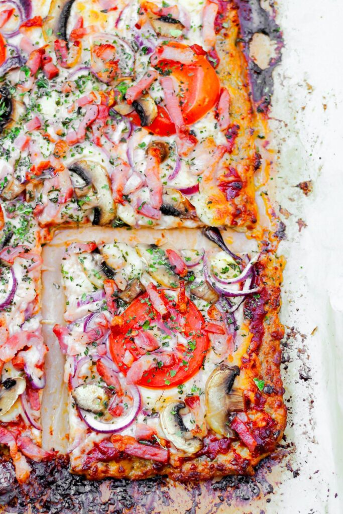 tłusta pizza, czyli fat head pizza bez glutenu i mąki, przepis na blogu lchf dieta